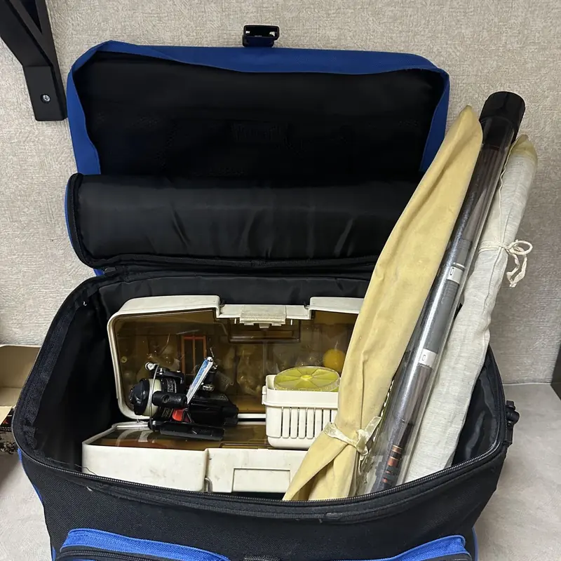 钓具大量套装 RYOBI 矶竿与 DAIWA SPRINTER 纺车轮等 以1160日元成交_樱花直邮